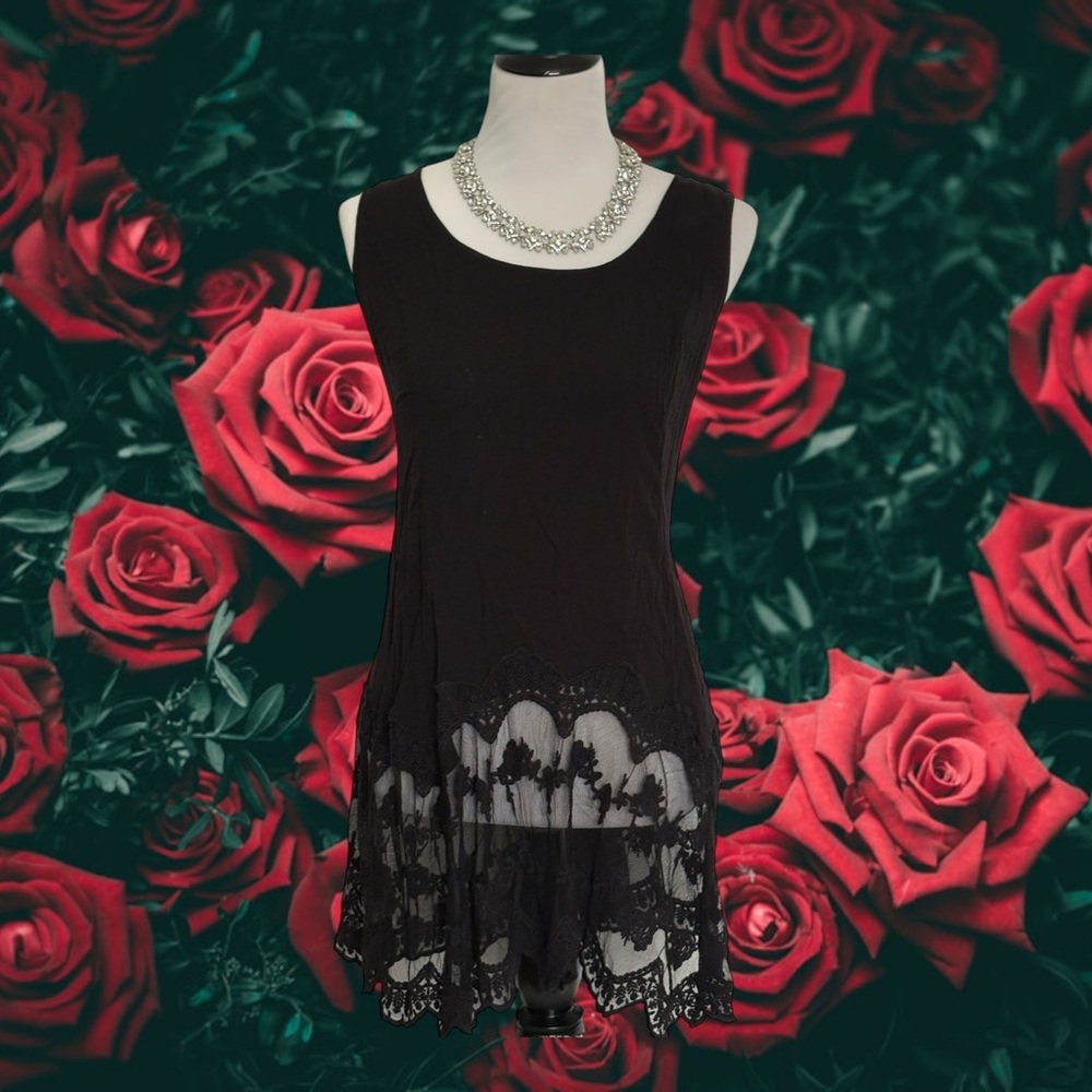 Torrid NWOT Classic Black Lace Top 🌹size 2